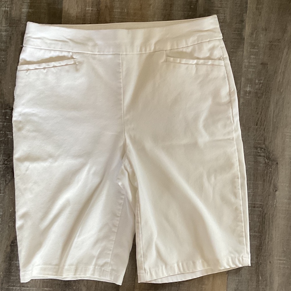 Chico's Classic White Bermudas